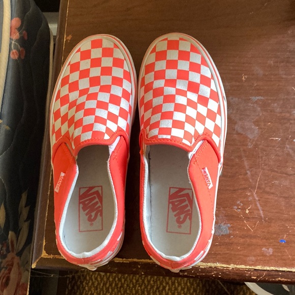 Coral vans 25$ - Picture 1 of 3